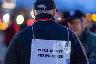 Ein Teilnehmer der Protestaktion gegen die Corona-Schutzmaßnahmen