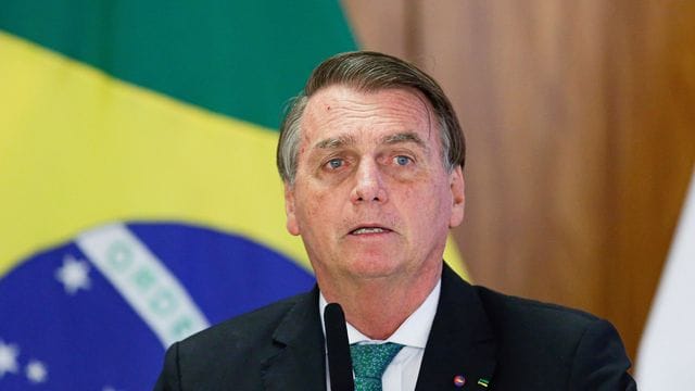 Der brasilianische Präsident Jair Bolsonaro will auch den bisher illegalen Goldabbau in indigenen Gebieten erlauben.