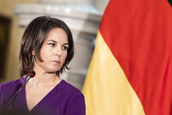 Annalena Baerbock: Die Außenministerin reist nach Madrid.