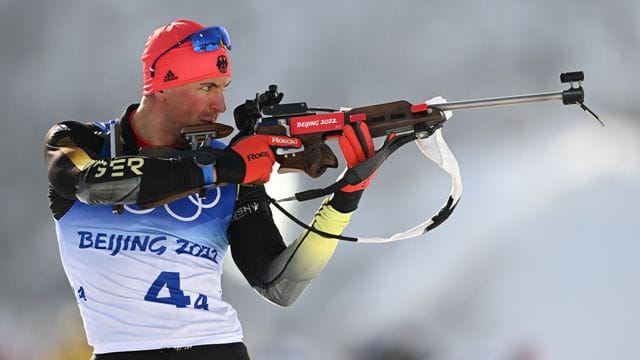 Biathlet Philipp Nawrath beim letzten Schießen.