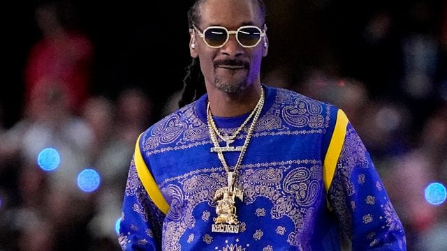 Rapper Snoop Dogg bei der Halbzeitpause des 56.