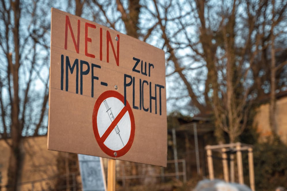 Proteste gegen eine allgemeine Impfpflicht: Die SPD kritisiert die Union in der Debatte.