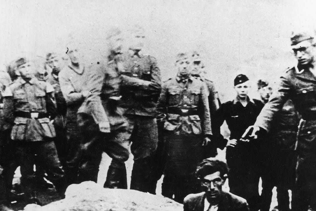 Erschießung von Juden 1941 im ukrainischen Winniza: Mehr als zwei Millionen Juden wurden im sogenannten "Holocaust durch Kugeln" ermordet.