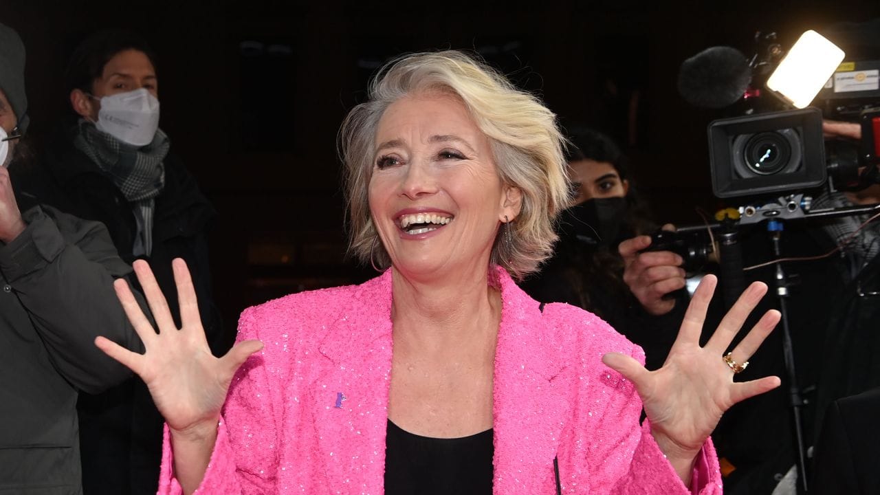 Ganz entspannt: Die britische Oscarpreisträgerin Emma Thompson auf dem roten Teppich.