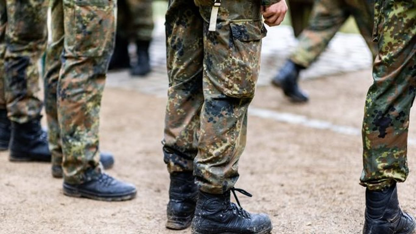 Nach dem Panzerunfall mit zwei Toten auf dem Truppenübungsplatz Bergen in Niedersachsen ermittelt die Staatsanwaltschaft nun gegen zwei Soldaten (Symbolbild).