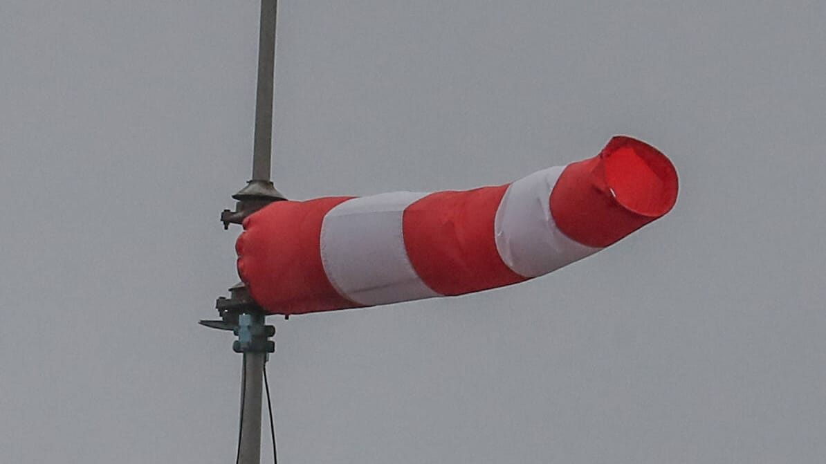 Windsack bei Sturmböen (Symbolbild): In der Nacht zu Donnerstag erwarten Meteorologen starke Sturmböen.