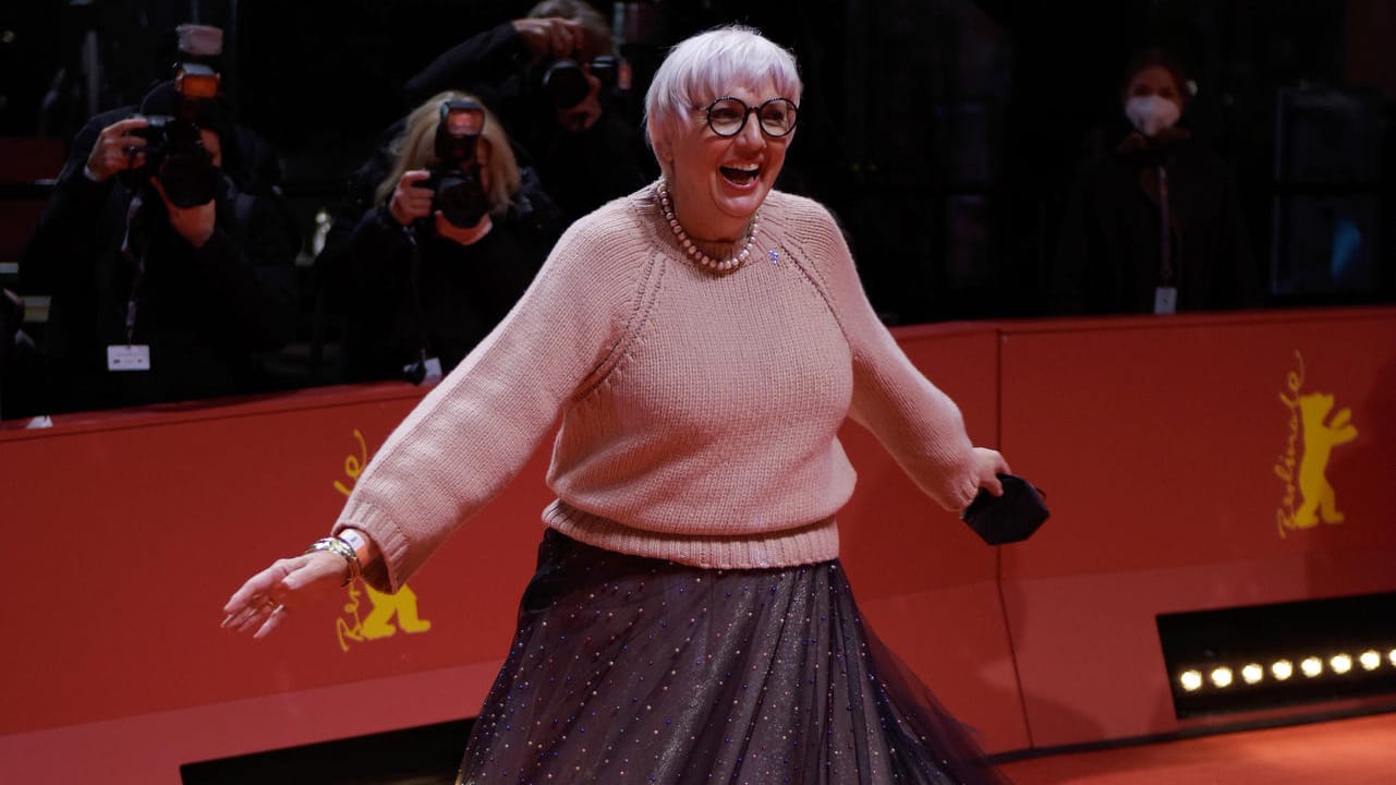 Kulturstaatsministerin Claudia Roth bei der Berlinale: Die Kulturstaatsministerin gab die Devise "nicht unterkriegen lassen" an.