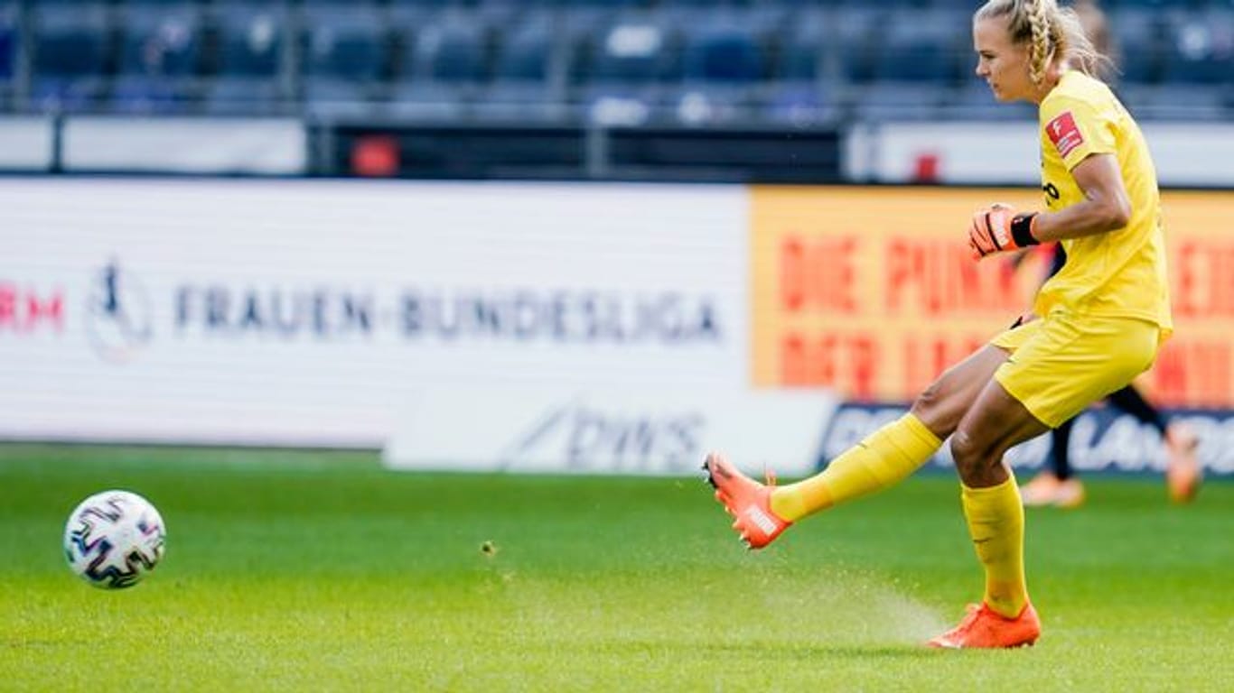 Torhüterin Merle Frohms wechselt zur neuen Saison von Eintracht Frankfurt zum VfL Wolfsburg.