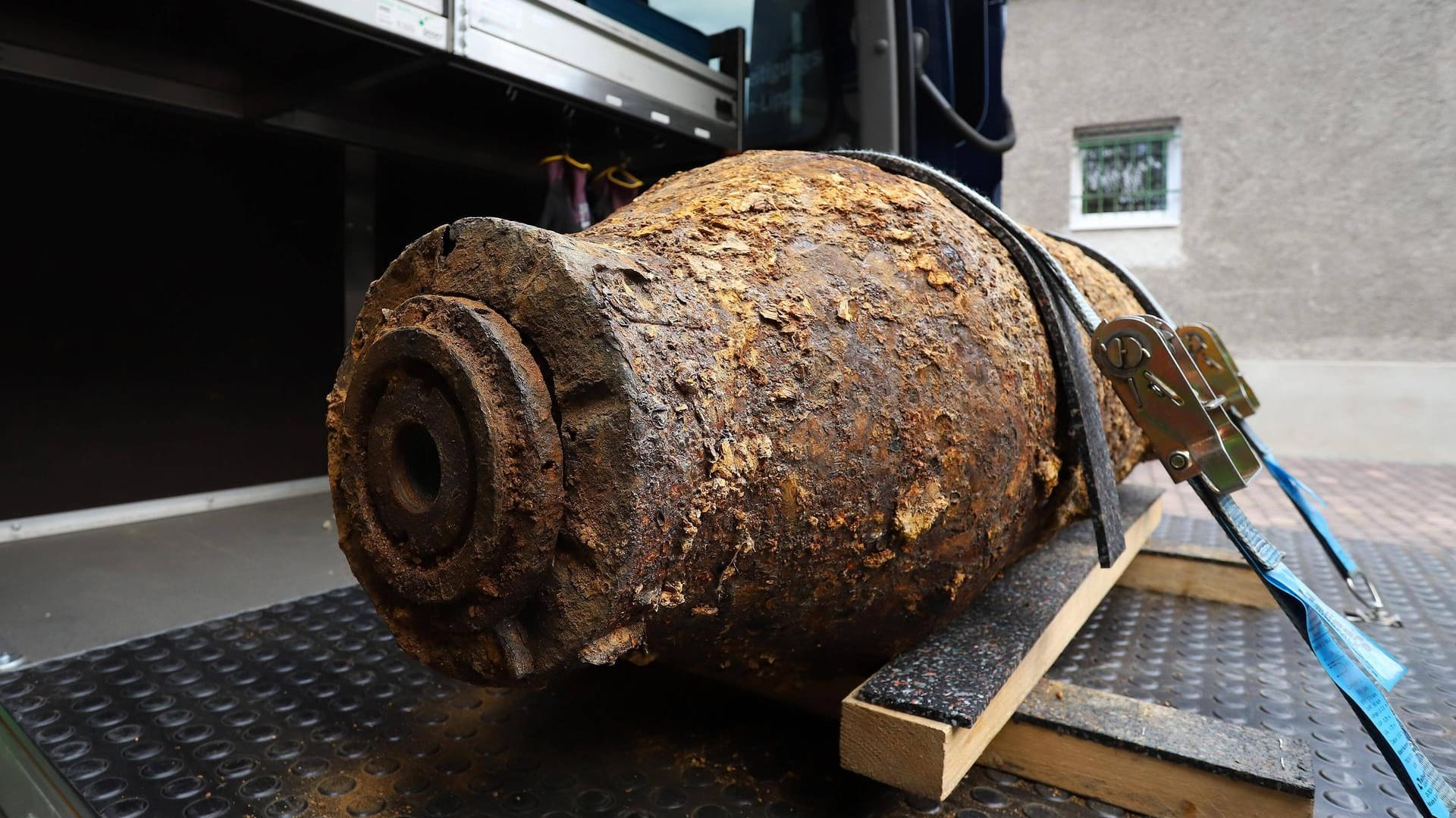 Eine Fliegerbombe aus dem Zweiten Weltkrieg (Symbolbild): Für die Menschen aus dem Sperrradius werden für die Dauer der Entschärfung Unterkünfte zur Verfügung gestellt.