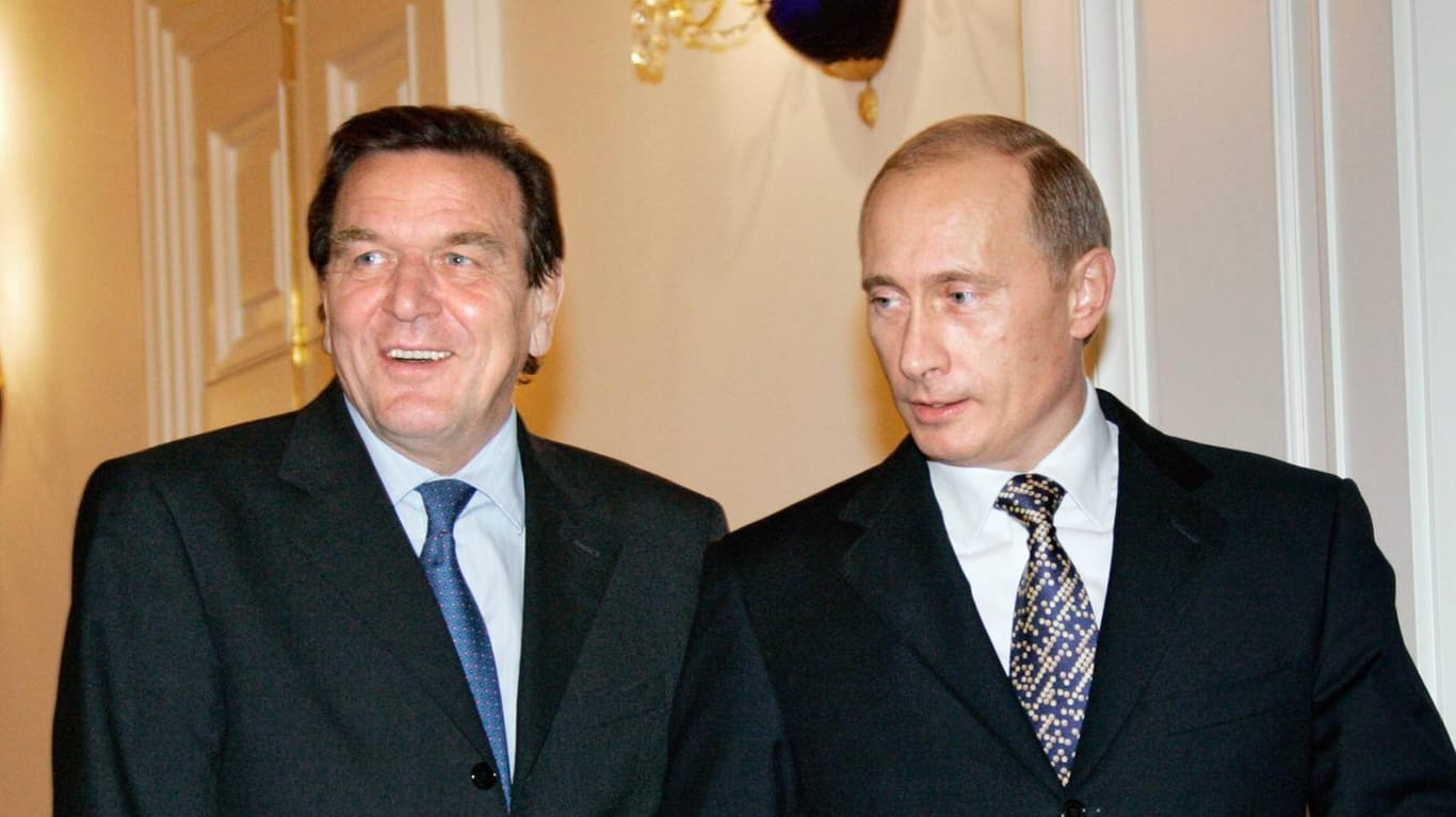 Schröder und Putin 2005: Der frühere Kanzler ist mittlerweile als Wirtschaftslobbyist tätig.