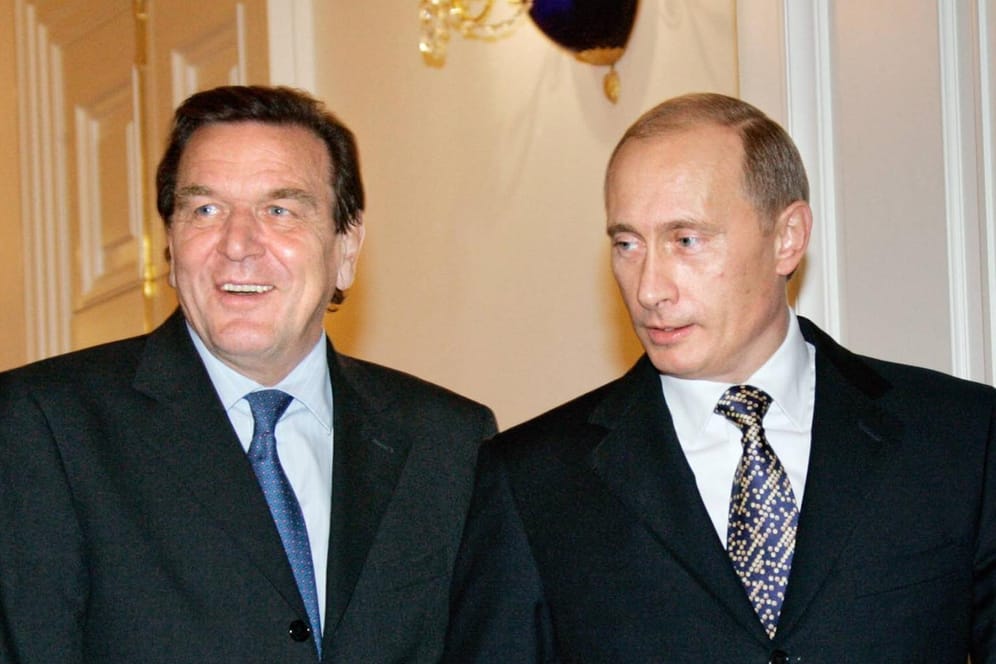 Schröder und Putin 2005: Der frühere Kanzler ist mittlerweile als Wirtschaftslobbyist tätig.
