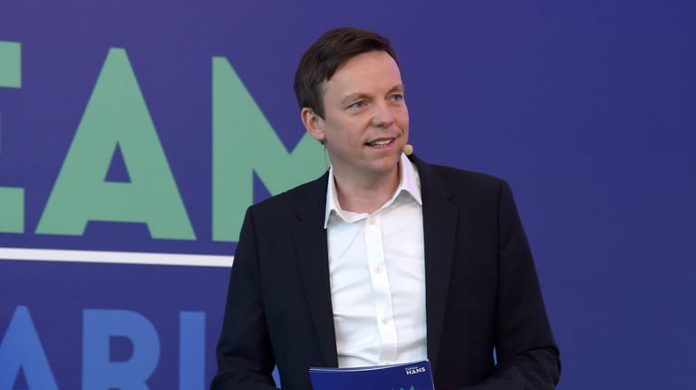 Tobias Hans: Der Politiker 2018 als Regierungschef auf Annegret Kramp-Karrenbauer, die in die Bundespolitik wechselte.