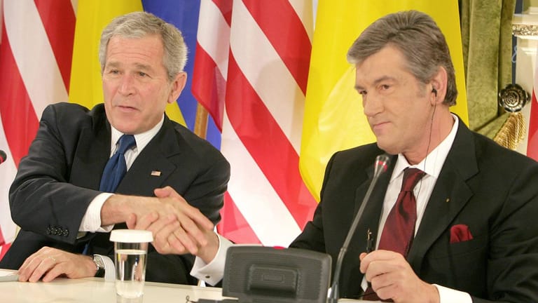 George W. Bush und Wiktor Juschtschenko: Der damalige US-Präsident setzte sich 2008 für einen Nato-Beitritt der Ukraine ein. (Archivfoto)