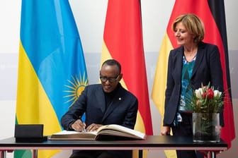 Paul Kagame, Präsident von Ruanda, und Malu Dreyer
