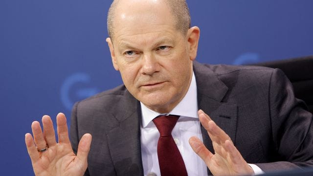 Bundeskanzler Olaf Scholz (SPD) sieht in der Corona-Pandemie "zuversichtlich nach vorne". Bundeskanzler Olaf Scholz (SPD) sieht in der Corona-Pandemie "zuversichtlich nach vorne".