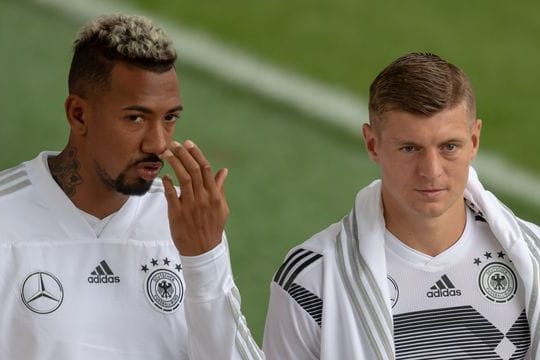 Lange Kollegen in der deutschen Natonalmannschaft: Jerome Boateng (l) und Toni Kroos.