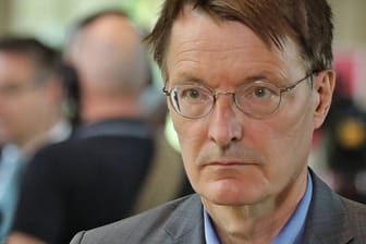 Karl Lauterbach: Der Gesundheitsminister mahnt bei Lockerungen zur Vorsicht.