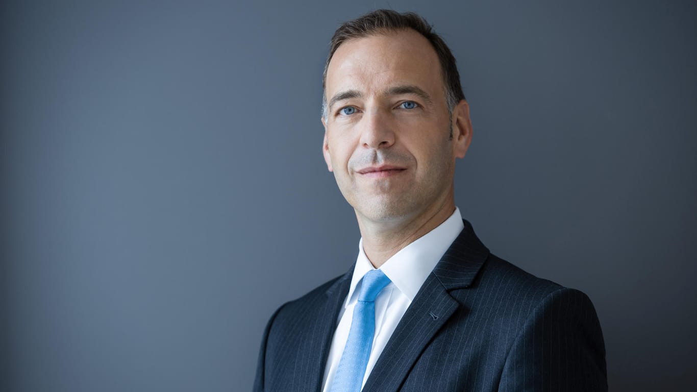 Joachim Schallmayer: Der Leiter Kapitalmärkte und Strategie bei der Deka-Bank sieht einen Wandel im Anlegerverhalten hin zu mehr Sicherheit.