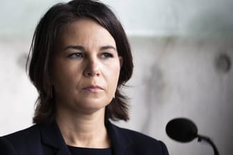 Annalena Baerbock: Die Außenministerin ruft Russland zur Deeskalation auf.