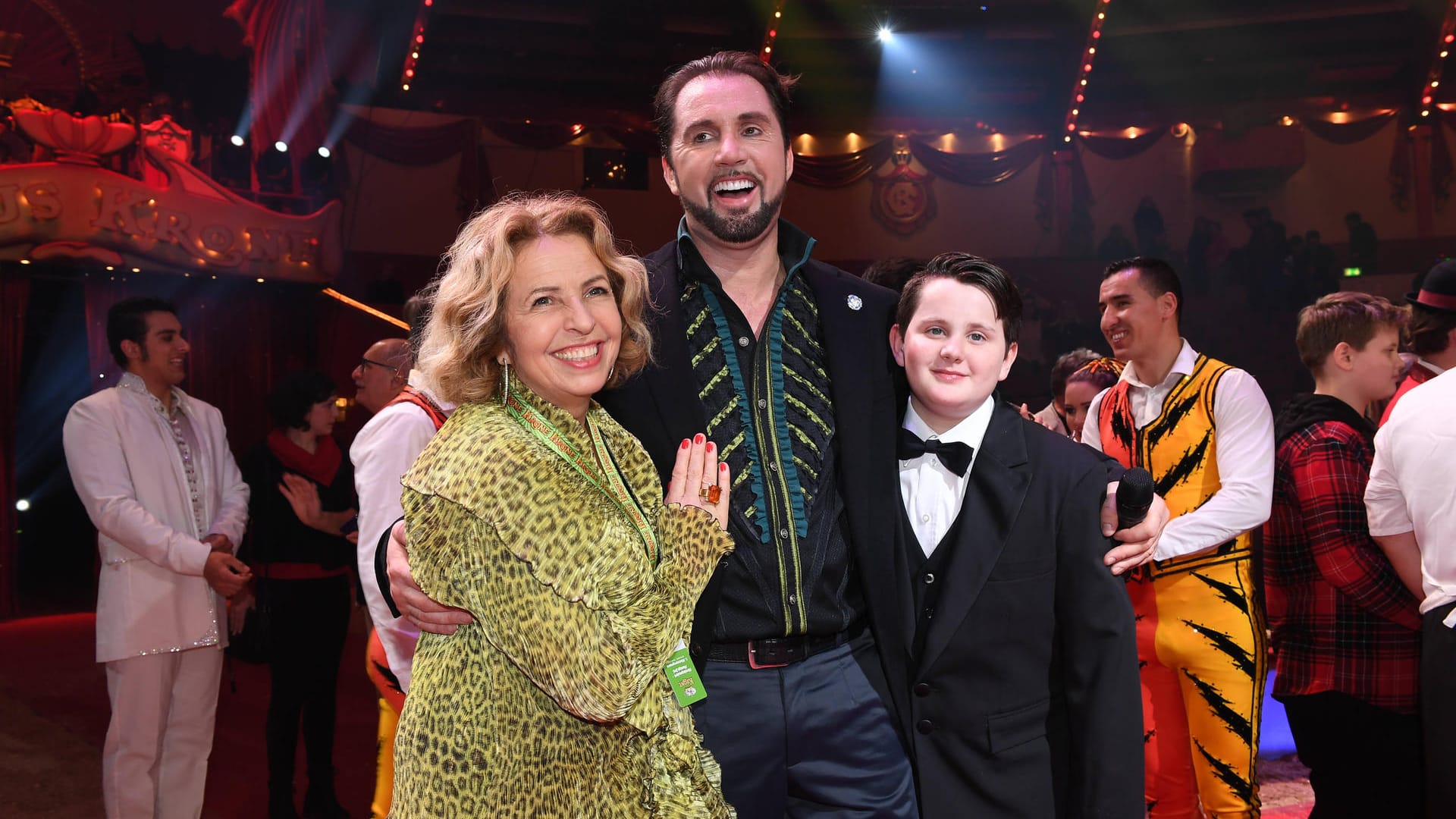 Michaela May und Martin Lacey jr. mit Sohn im Circus Krone 2019 (Archivbild): Am Donnerstag beginnt wieder eine Winterspielzeit.