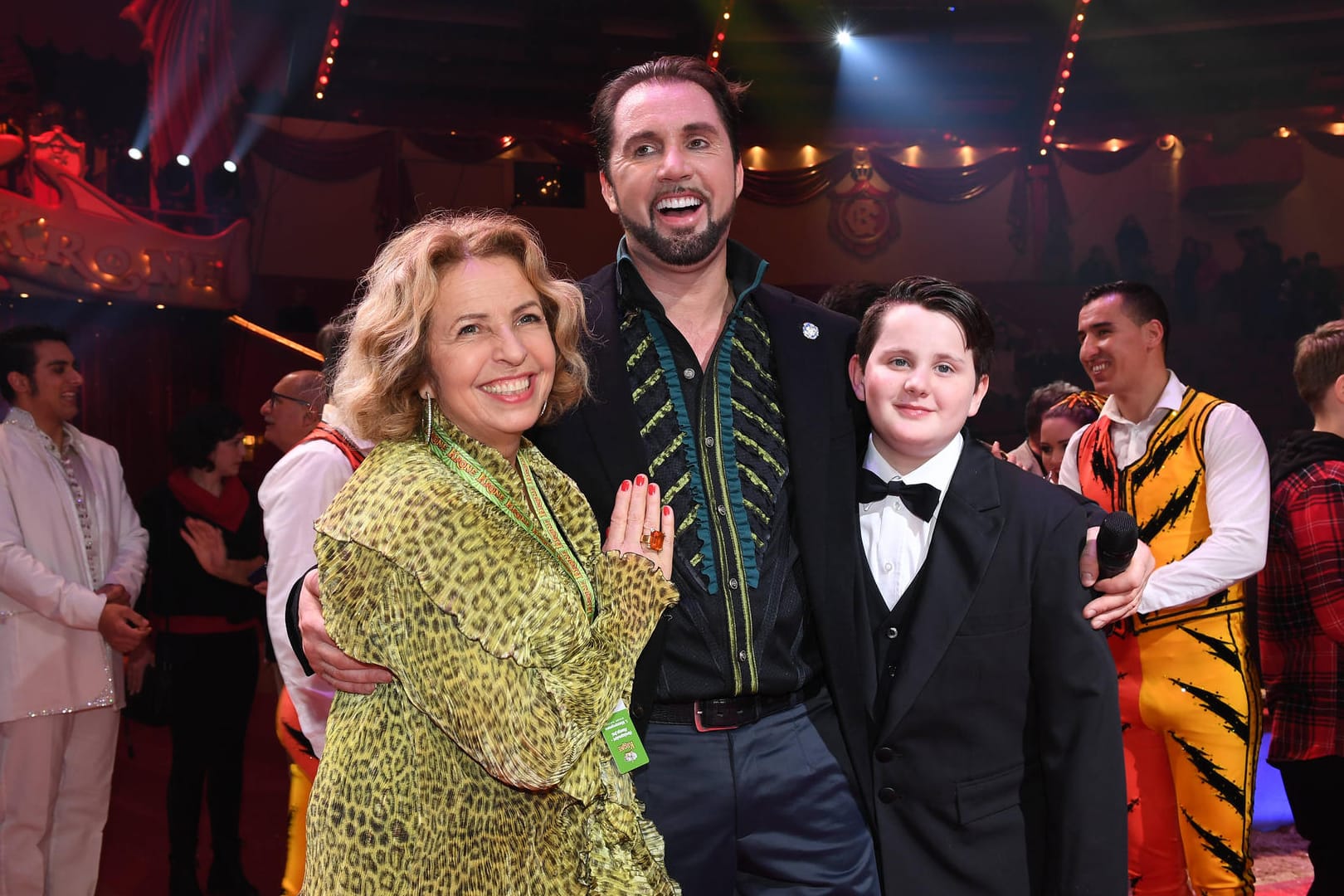 Michaela May und Martin Lacey jr. mit Sohn im Circus Krone 2019 (Archivbild): Am Donnerstag beginnt wieder eine Winterspielzeit.