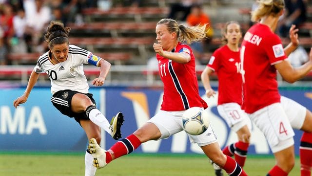 Wurde für das Vier-Nationen-Turnier der DFB-Frauen in England nachnominiert: Ramona Petzelberger in Aktion.