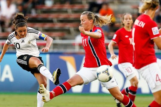 Wurde für das Vier-Nationen-Turnier der DFB-Frauen in England nachnominiert: Ramona Petzelberger in Aktion.