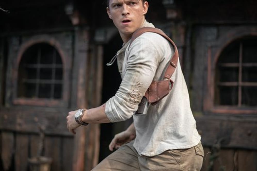 Durchtrainiert: Tom Holland als Nathan Drake in einer Szene des Films "Uncharted".
