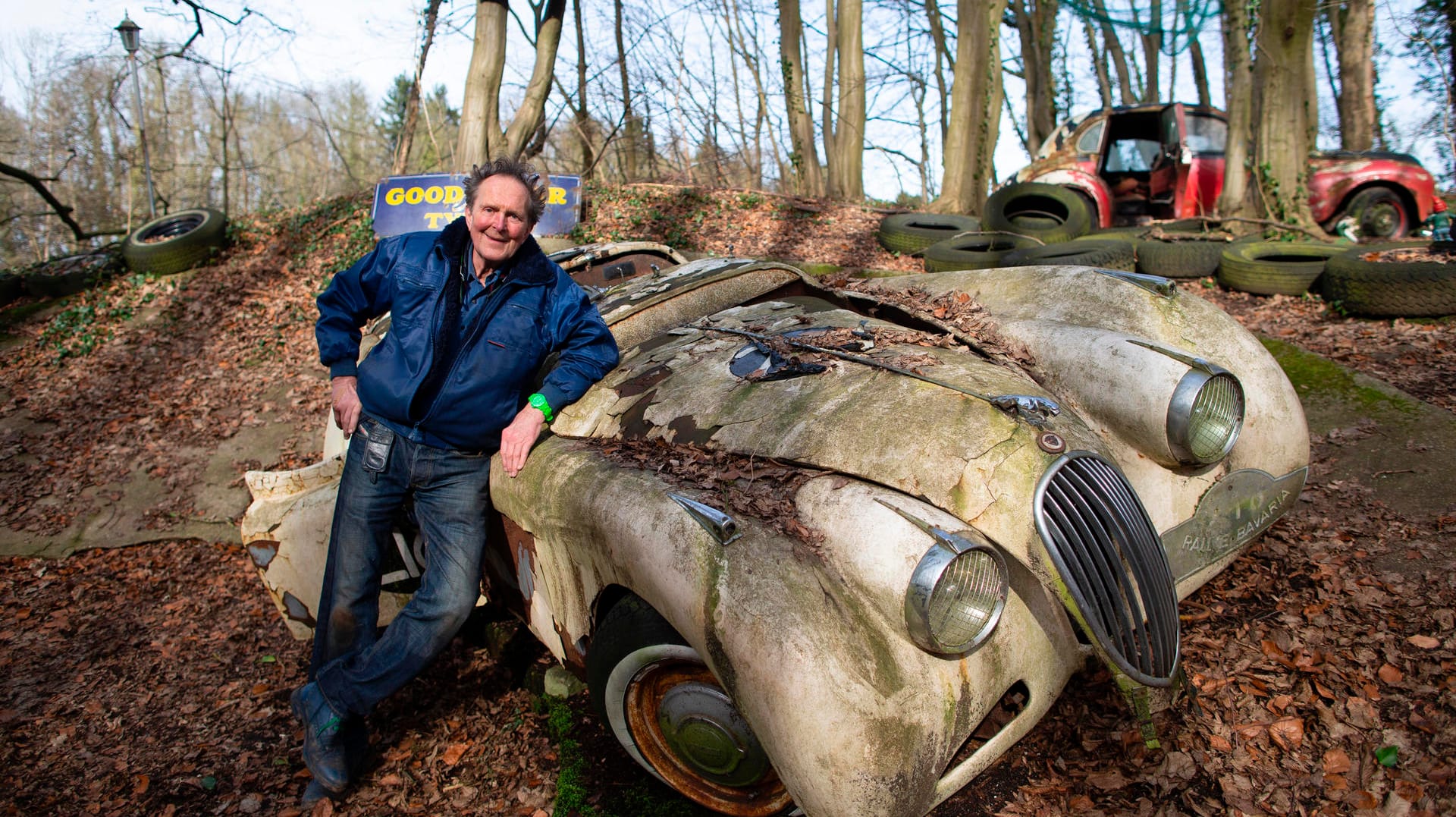 Oldtimer-Sammler Michael Fröhlich provoziert gerne: Sein Jaguar XK 120 war das erste "Exponat" im Skulpturenpark.