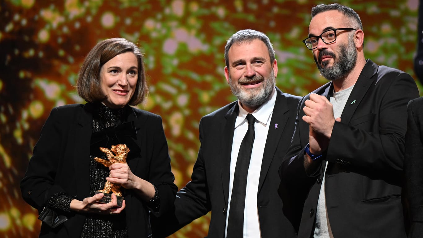 Berlinale 2022: Produzentin Carla Simon gewinnt den Goldenen Bären für den Besten Film für "Alcarras".