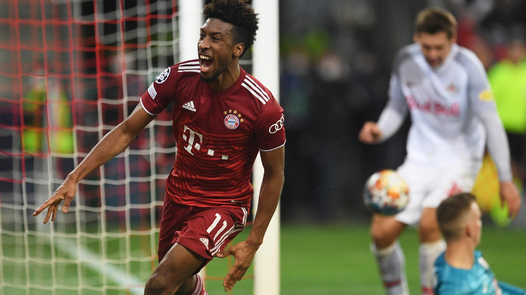 Erlösung: Kingsley Coman feiert sein Tor zum Ausgleich in Salzburg.