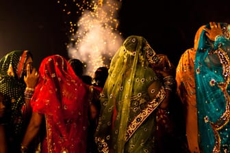 Hochzeitsfeier in Indien (Symbolfoto): Hochzeiten sind in Indien traditionell große Feste, deren verschiedene Zeremonien sich über mehrere Tage erstrecken.