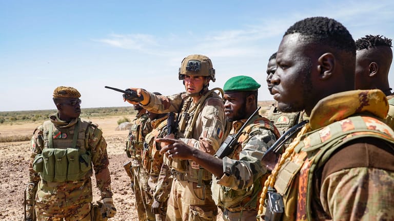 Soldaten in Mali (Archivbild): Frankreich und Kanada wollen ihren Militäreinsatz beenden.