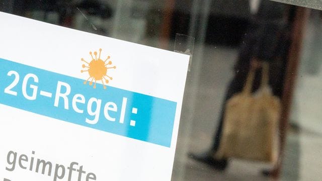 Zugangsbeschränkungen für Ungeimpfte beim Shopping werden dort, wo sie noch gelten, aufgehoben.