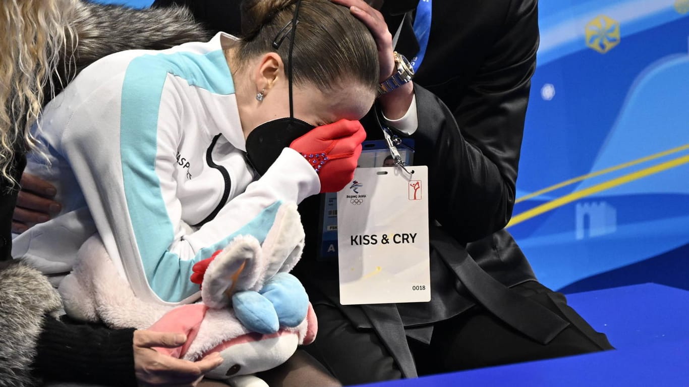 Die russische Eiskunstläuferin Kamila Walijewa konnte dem immensen Druck, der auf ihr lastete, nicht standhalten.