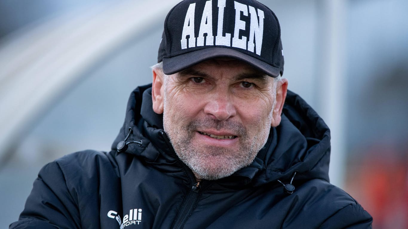 Uwe Wolf: Er war seit März 2021 Trainer beim VfR Aalen.