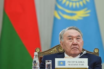 Nursultan Nasarbajew regierte Kasachstan von 1990 bis 2019 – und gilt noch immer als eigentlicher Machthaber im Land.