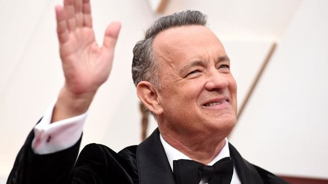 Tom Hanks spielt den durchtriebenen Elvis-Manager Colonel Tom Parker.