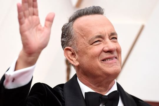 Tom Hanks spielt den durchtriebenen Elvis-Manager Colonel Tom Parker.