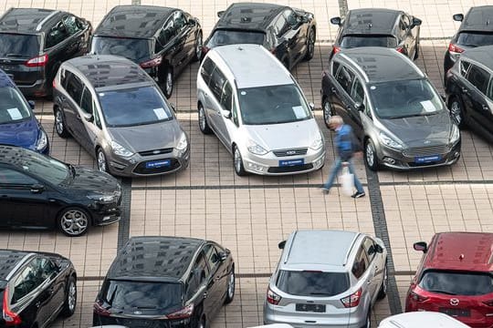 Große Auswahl: Neu, alt, klein, groß, Benziner, Diesel, E-Auto - aber was wird der Neue wohl im Alltag kosten?.