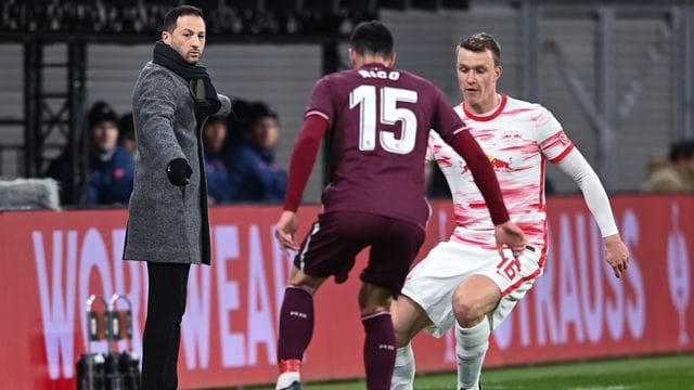 Leipzigs Trainer Domenico Tedesco kam mit seinem Team nicht über ein 2:2 gegen San Sebastian hinaus. Leipzigs Trainer Domenico Tedesco kam mit seinem Team nicht über ein 2:2 gegen San Sebastian hinaus.