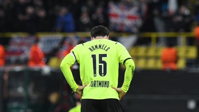 BVB-Abwehrspieler Mats Hummels war nach der Niederlage gegen die Glasgow Rangers frustriert. BVB-Abwehrspieler Mats Hummels war nach der Niederlage gegen die Glasgow Rangers frustriert.
