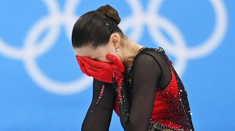 Kamila Walijewa: Die russische Eiskunstläuferin brach nach ihrer Kür in Tränen aus.