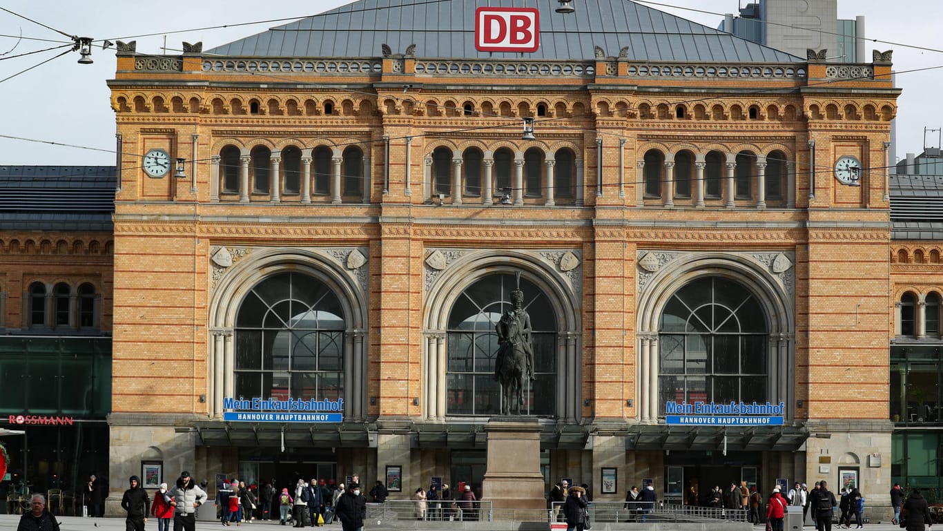 Der Hauptbahnhof Hannover (Archivbild): Hier fand der 38-Jährige die Geldbörse.