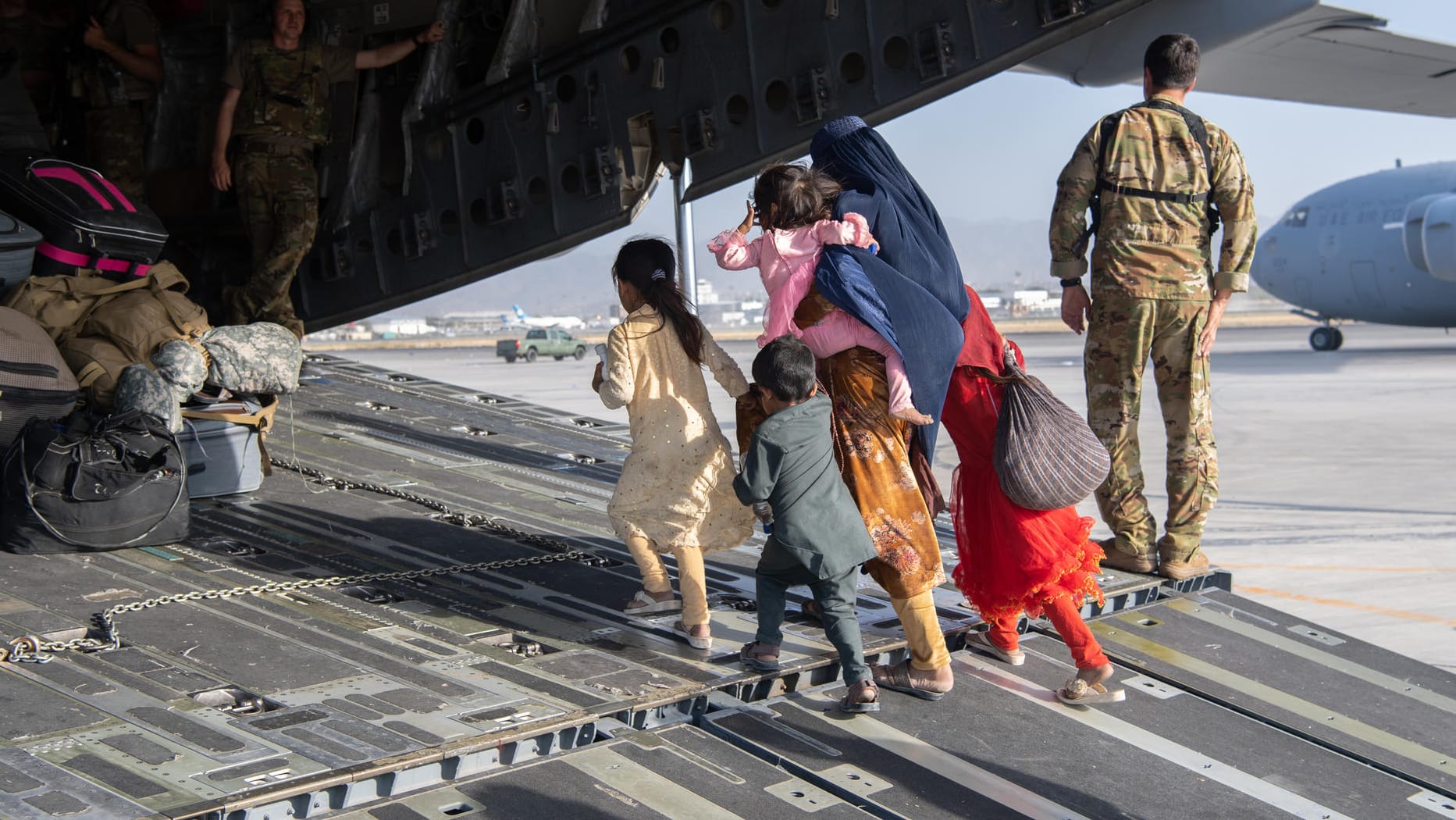 Evakuierung aus Afghanistan (Archivbild): Bis heute sind viele mit Aufnahmezusage aus Deutschland noch in Afghanistan.