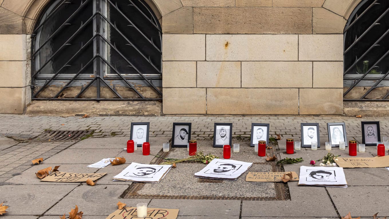 Gedenktafel für die Opfer der rassistischen Morde von Hanau in Stuttgart (Archivbild): Zwei Jahre danach soll in Stuttgart wieder gedacht werden.