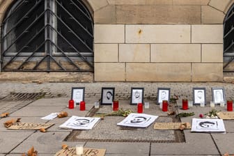 Gedenktafel für die Opfer der rassistischen Morde von Hanau in Stuttgart (Archivbild): Zwei Jahre danach soll in Stuttgart wieder gedacht werden.