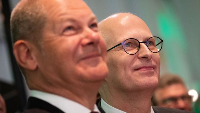 Olaf Scholz (l, SPD) und Peter Tschentscher Olaf Scholz (l, SPD) und Peter Tschentscher