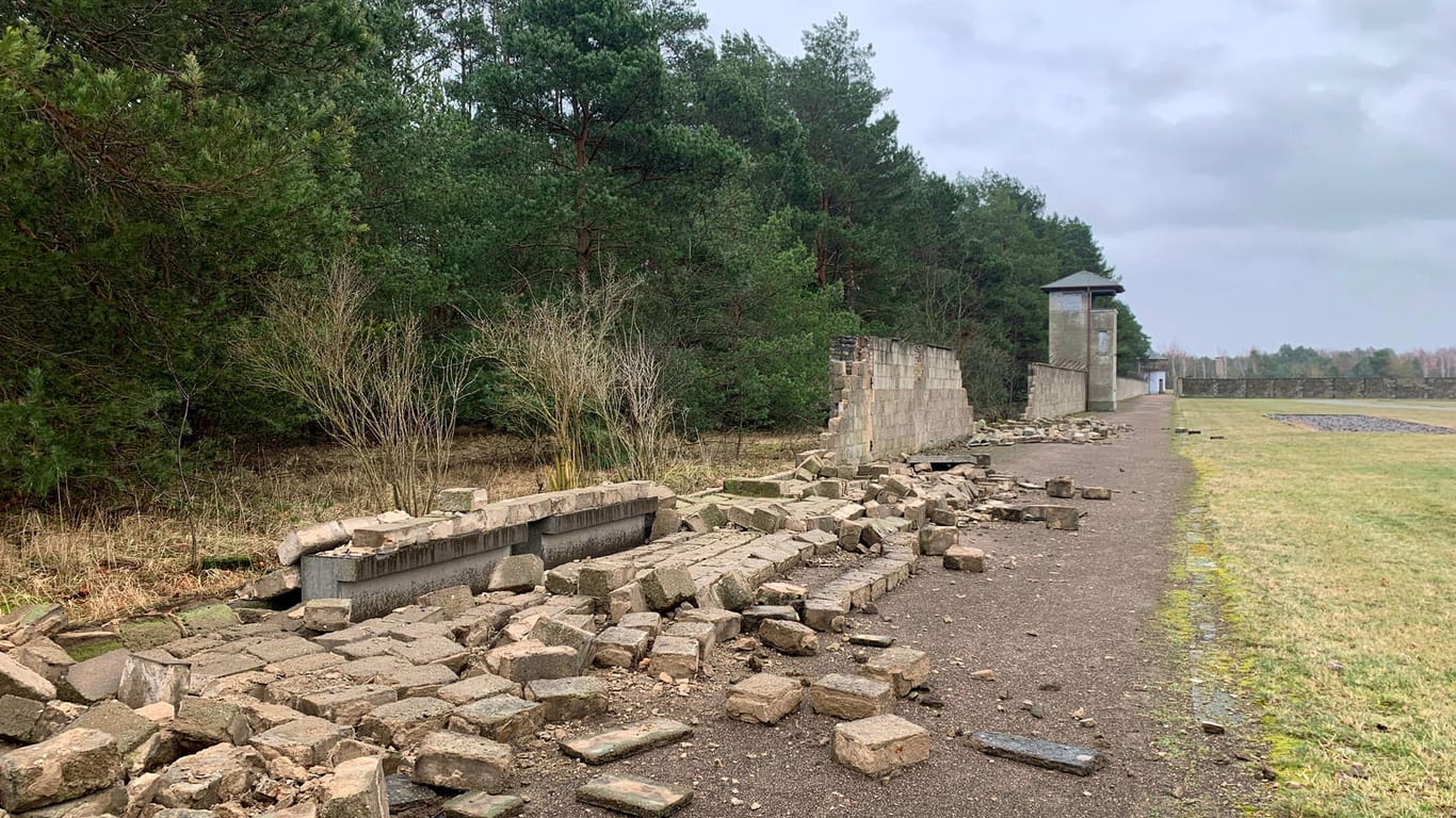 "Ylenia" hat Teile der östlichen Lagermauer in der Gedenkstätte Sachsenhausen zum Einsturz gebracht.