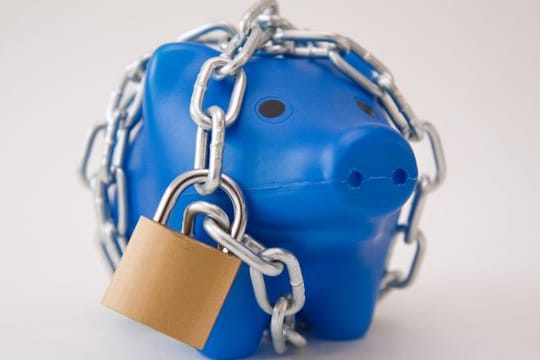 Mit Festgeld können Sparer ihr Geld sicher anlegen - die Laufzeit vereinbaren sie vorher. Mit Festgeld können Sparer ihr Geld sicher anlegen - die Laufzeit vereinbaren sie vorher.